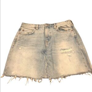 H&M Distressed light wash denim skirt